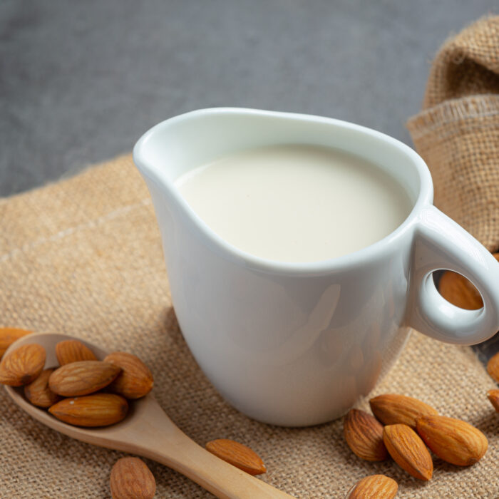 Almond milk is suitable for coeliacs, vegans and people with lactose intolerance.